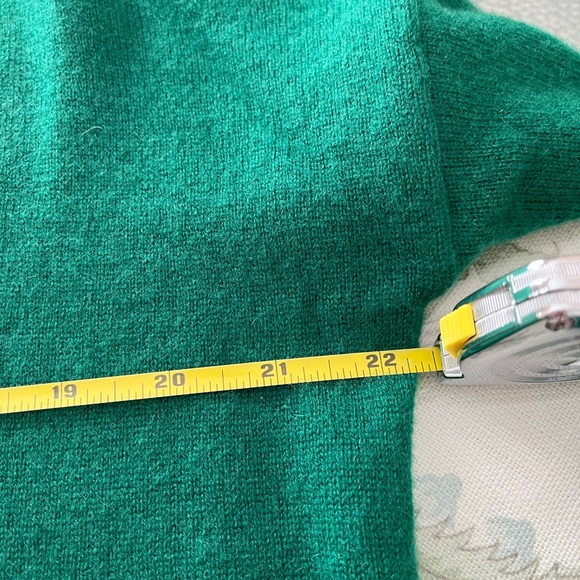 J Crew 100% Cashmere Oversized Boyfriend V-Neck Sweater Emerald Green - Picture 7 of 10
